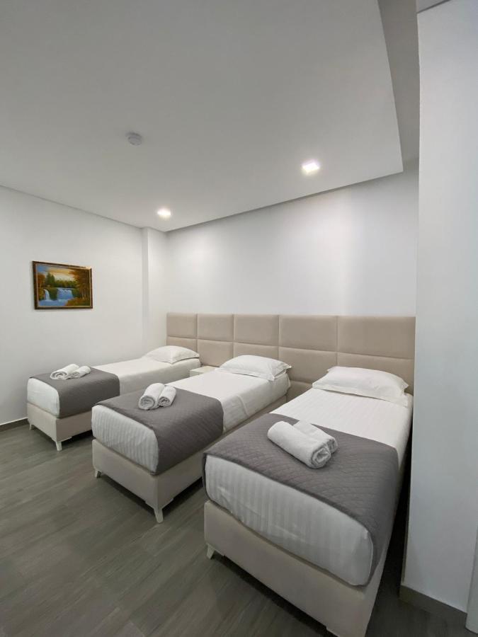Hotel Edina Sarandë Exterior foto
