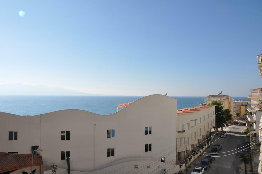 Hotel Edina Sarandë Exterior foto